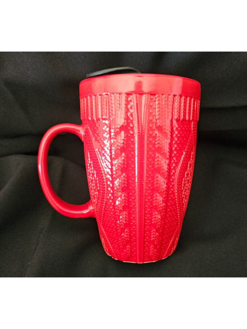 New Thoughtfully Stoneware Travel Mug With Lid Cozy Cable Knit Sweater 5.5" RED